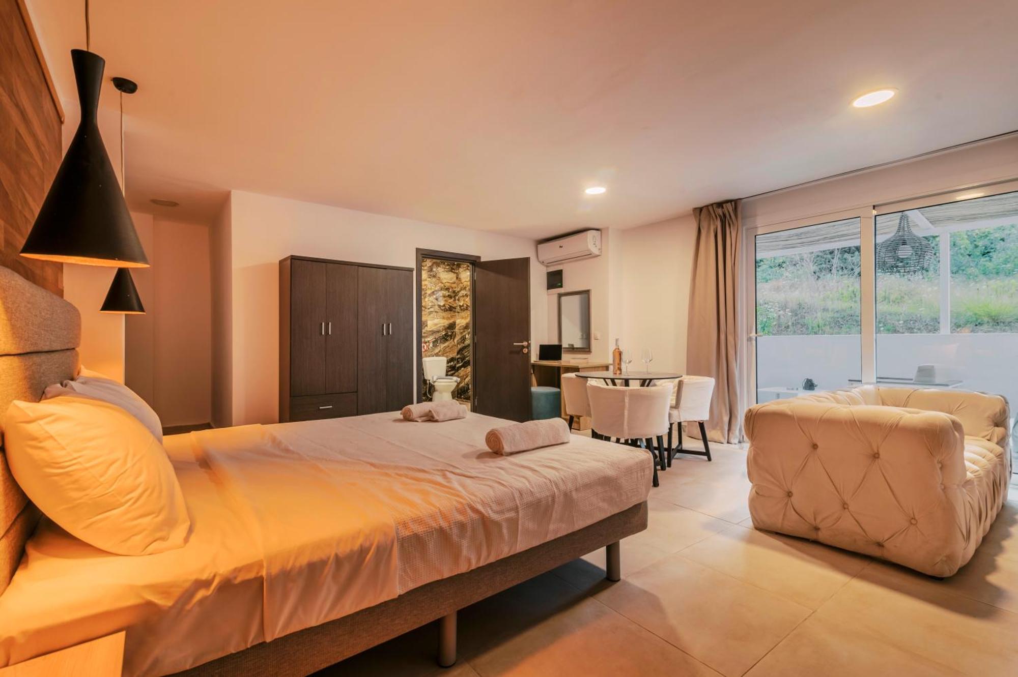 Bamboo Suites Hotel Ialysos  Ngoại thất bức ảnh